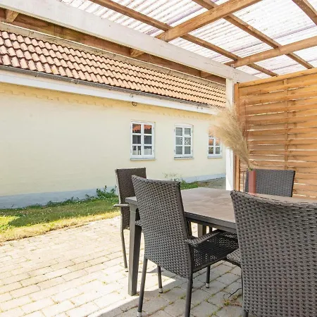 Seaside Retreat In Kegnaes - By Traum *